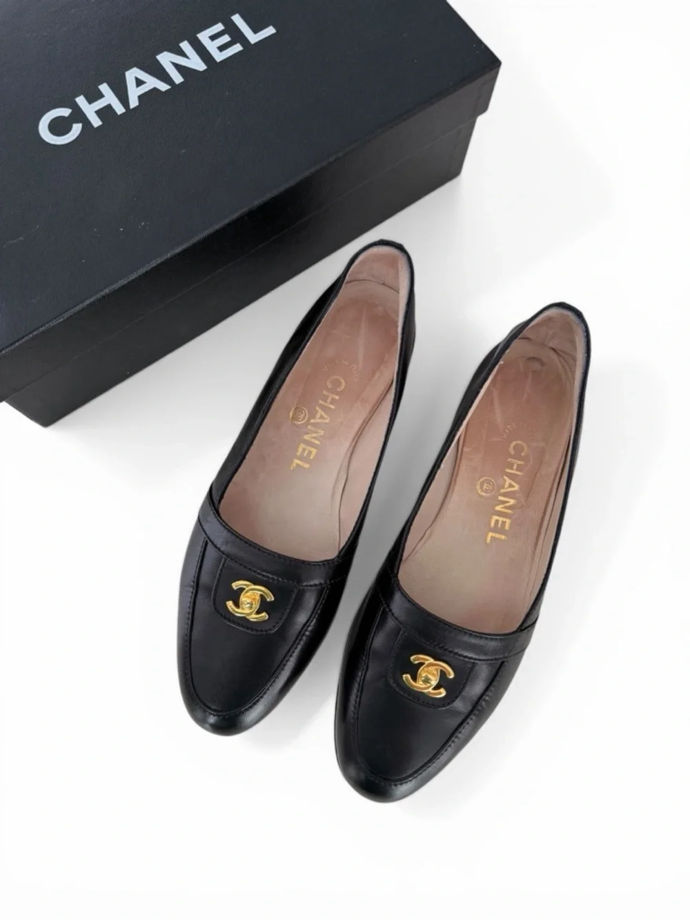 CHANEL CC TURNLOCK Logo Black Leather Loafers | EU 37 | Rare | 24K Gold Plated - Picture 3 of 13